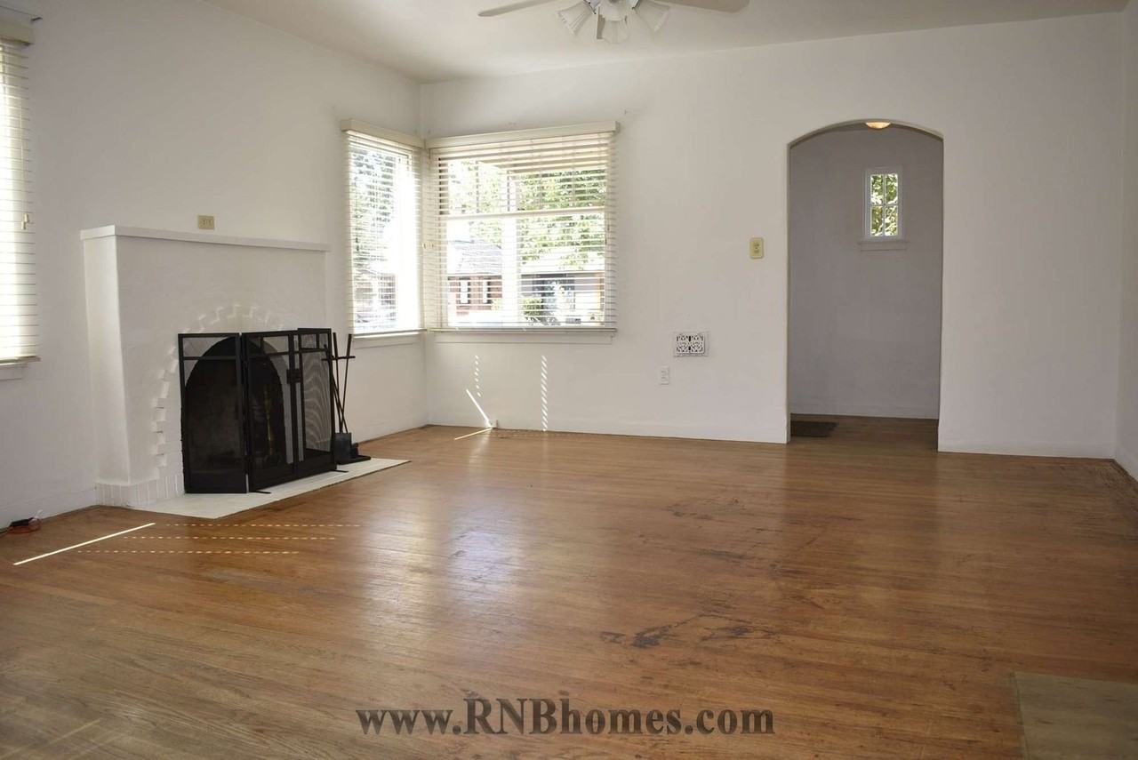 5072 7th Ave - Photo 2 of 12