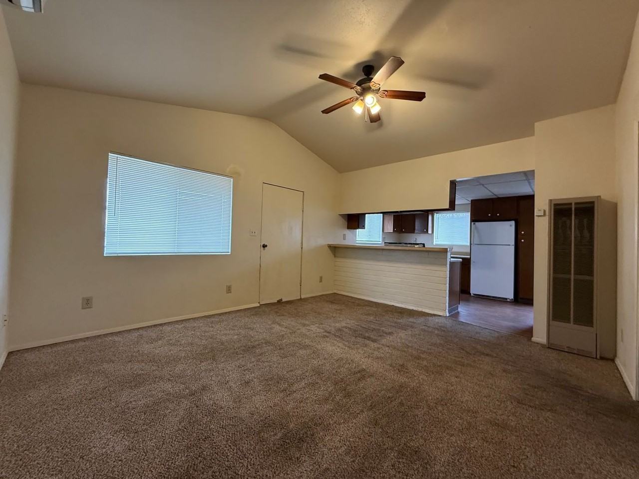 319 F St - Photo 2 of 12