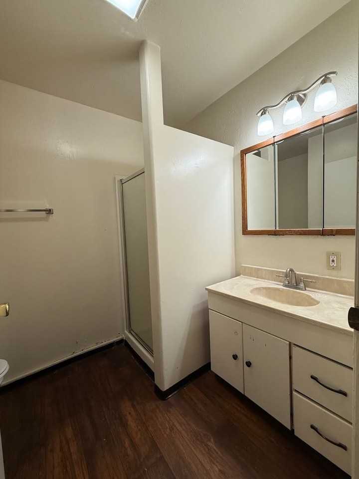 319 F St - Photo 7 of 12