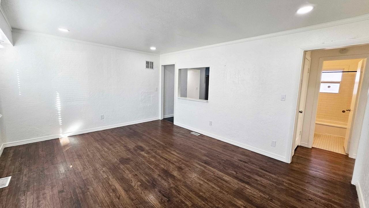 721 Procter Pl - Photo 3 of 21