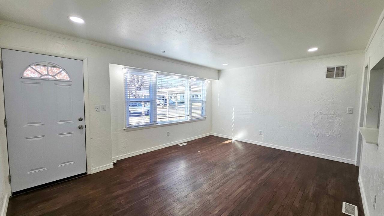 721 Procter Pl - Photo 4 of 21