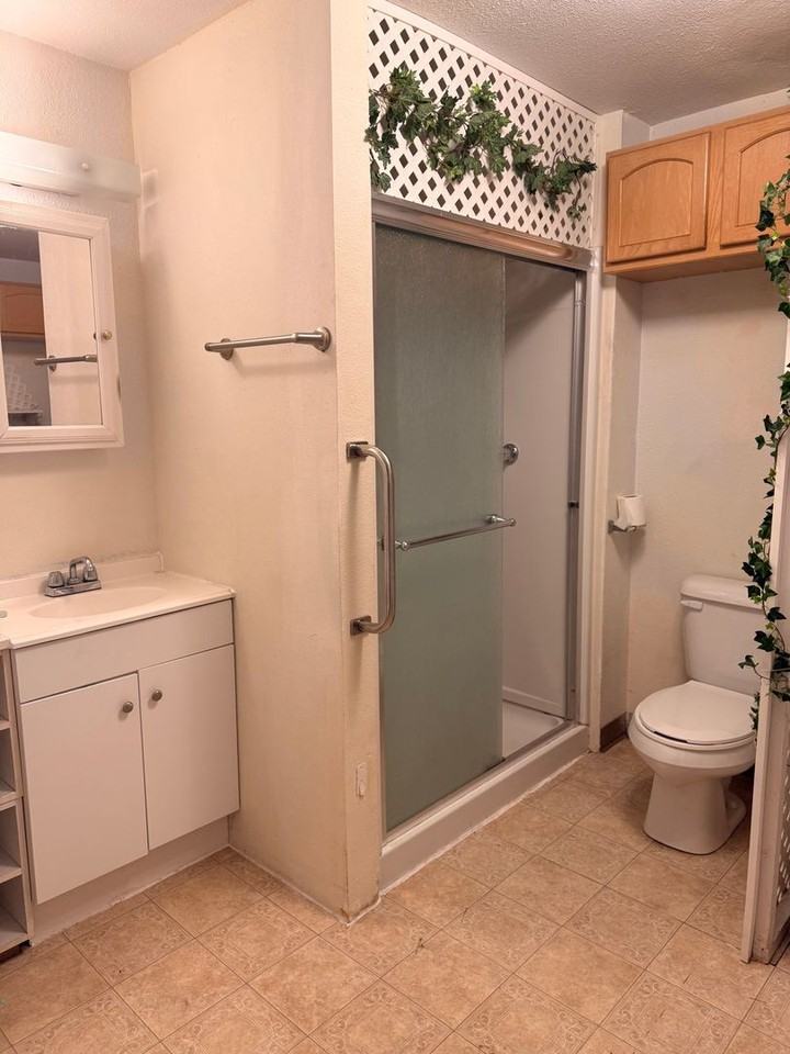 104 S Ridgewood Dr #2 - Photo 5 of 15