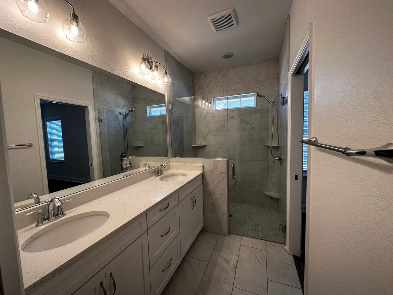 2918 Fontana St - Photo 6 of 18