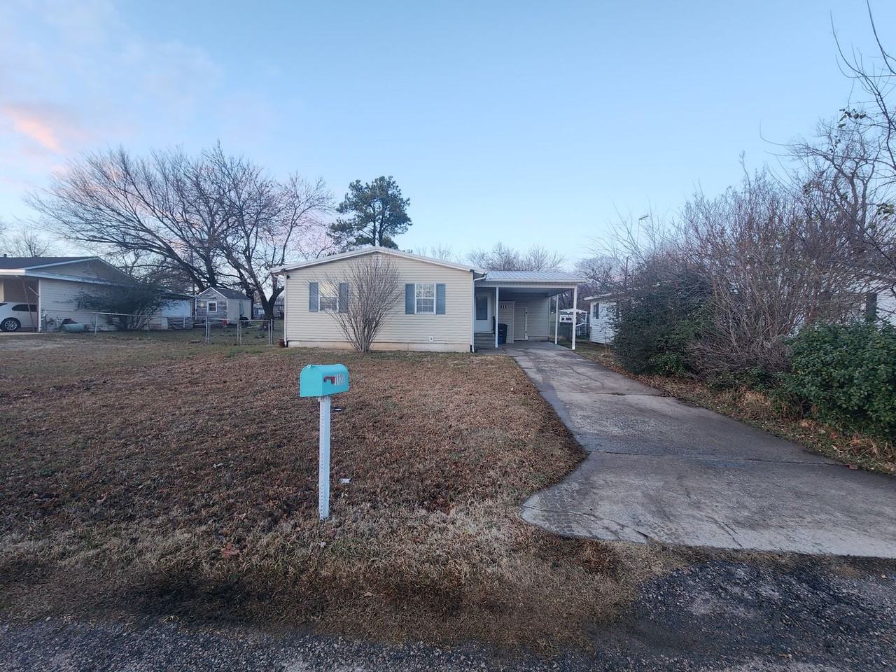 1122 E Alice St - Photo 2 of 30