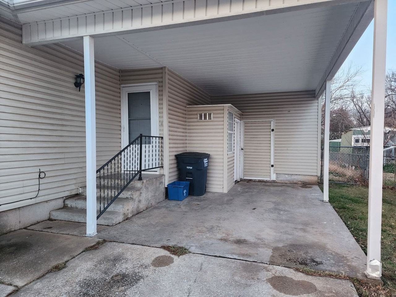 1122 E Alice St - Photo 4 of 30