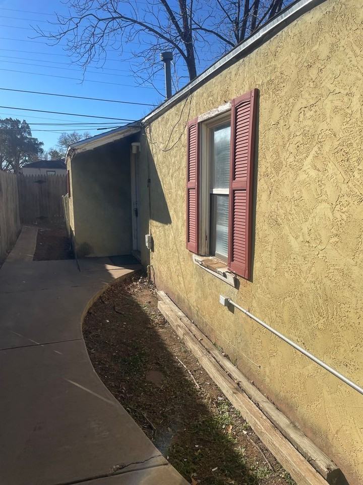 2411 28th St Rear - Photo 3 of 5