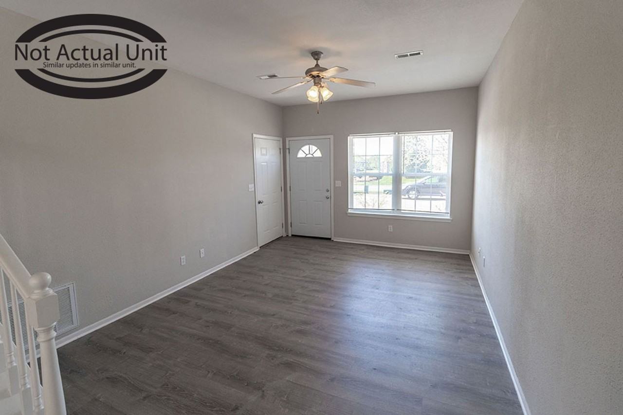 5000 Derby Ridge Dr #301 - Photo 5 of 31