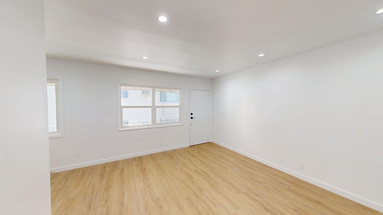 Welcome Home || Newly Upgraded WeHo Apt || FREE RENT! - Photo 6 of 16
