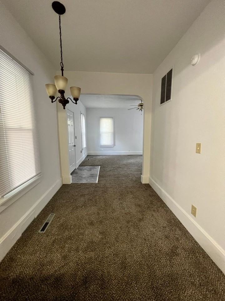 420 Sand Ridge Rd - Photo 4 of 7