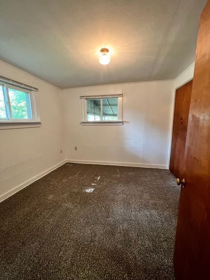 420 Sand Ridge Rd - Photo 7 of 7