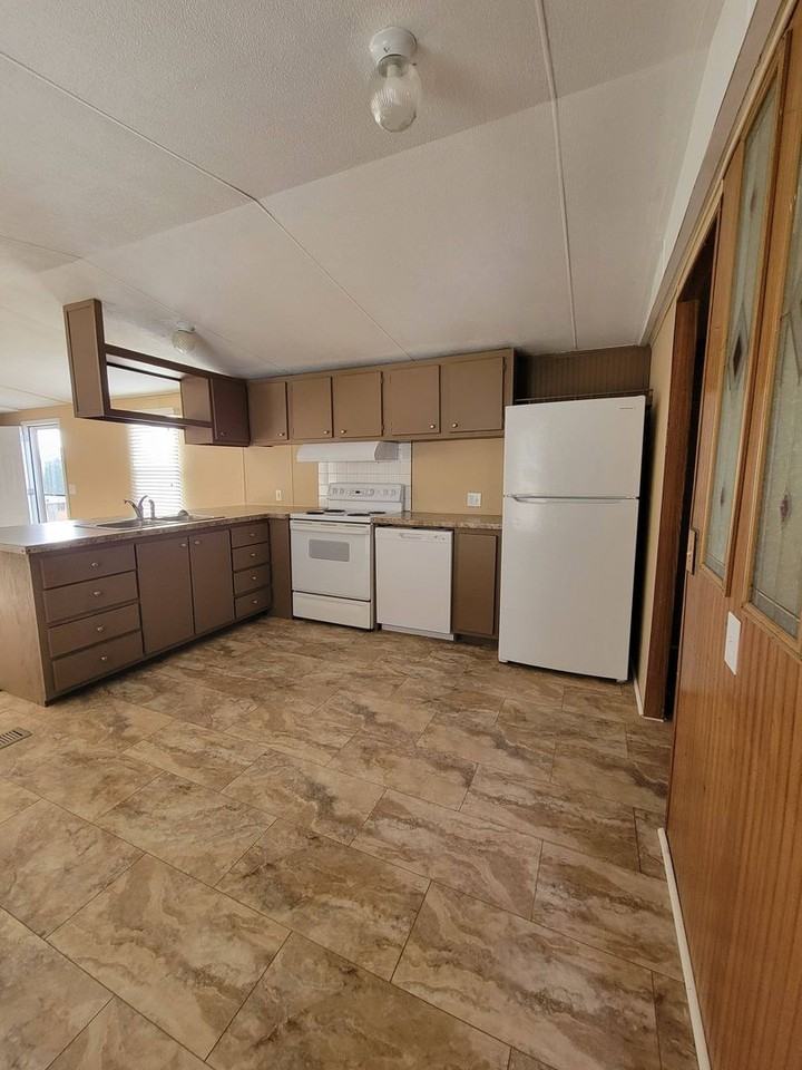 910 Legacy Ln - Photo 2 of 19