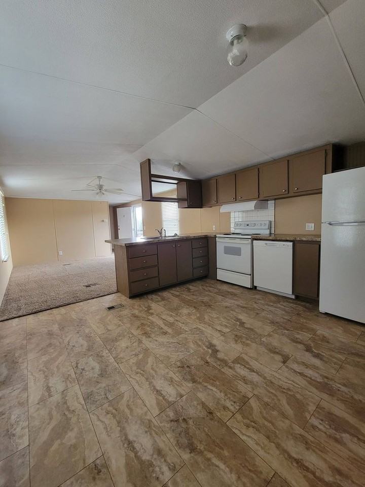 910 Legacy Ln - Photo 6 of 19