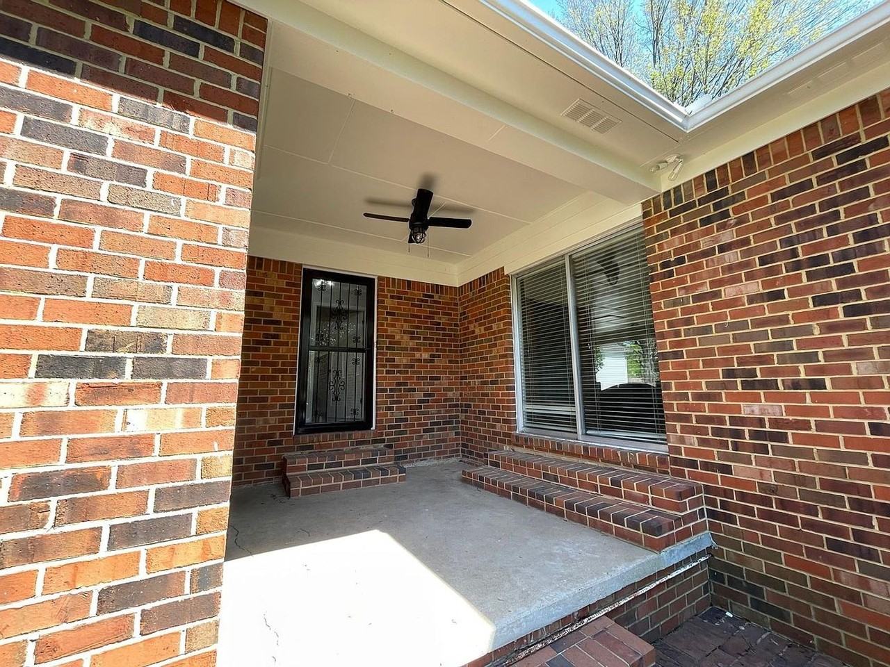 3107 Redwood St - Photo 3 of 15