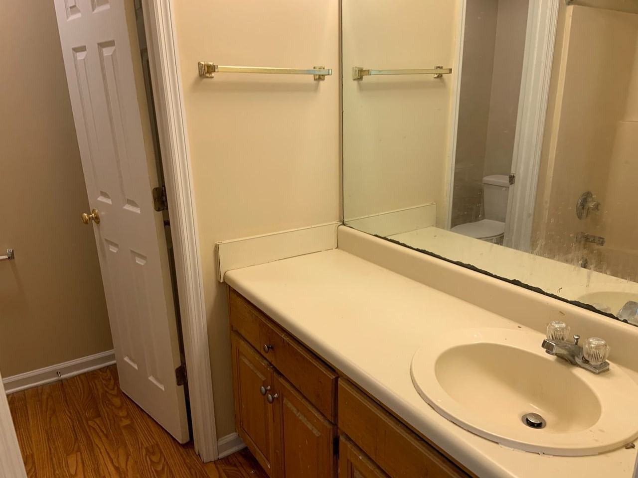 1960 Sara St - Photo 5 of 8