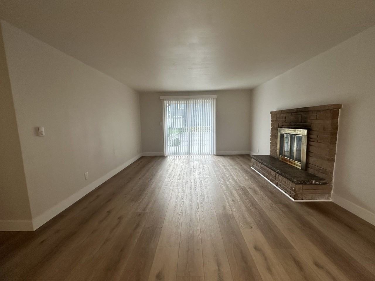 Fully Remodeled 2 Bedroom 1 Bath Units - Photo 5 of 10