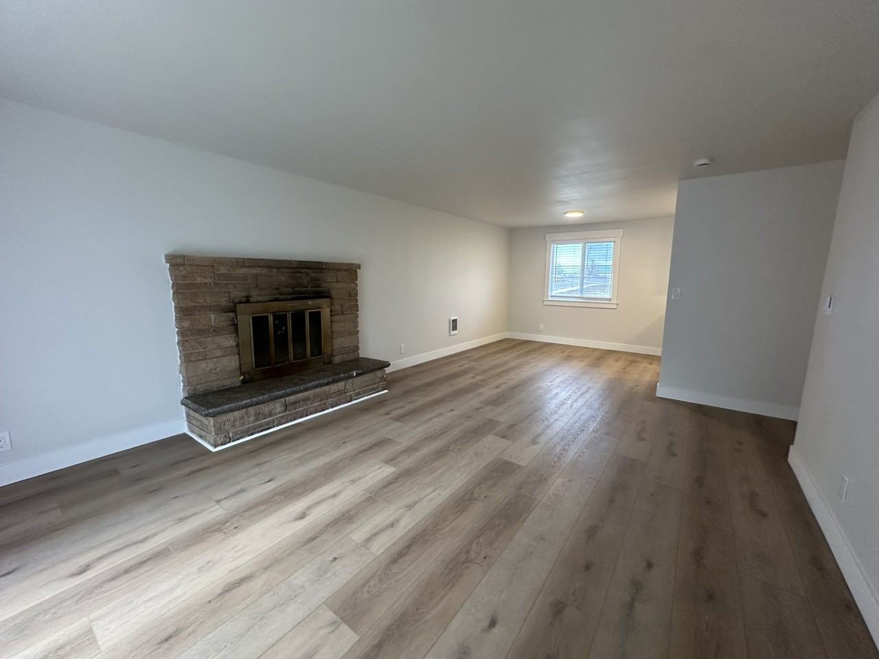 Fully Remodeled 2 Bedroom 1 Bath Units - Photo 7 of 10