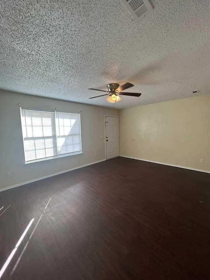 3400 Sw Landau Ct #1 - Photo 4 of 18