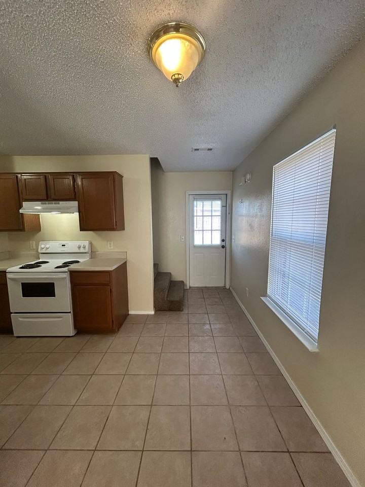 3400 Sw Landau Ct #1 - Photo 5 of 18