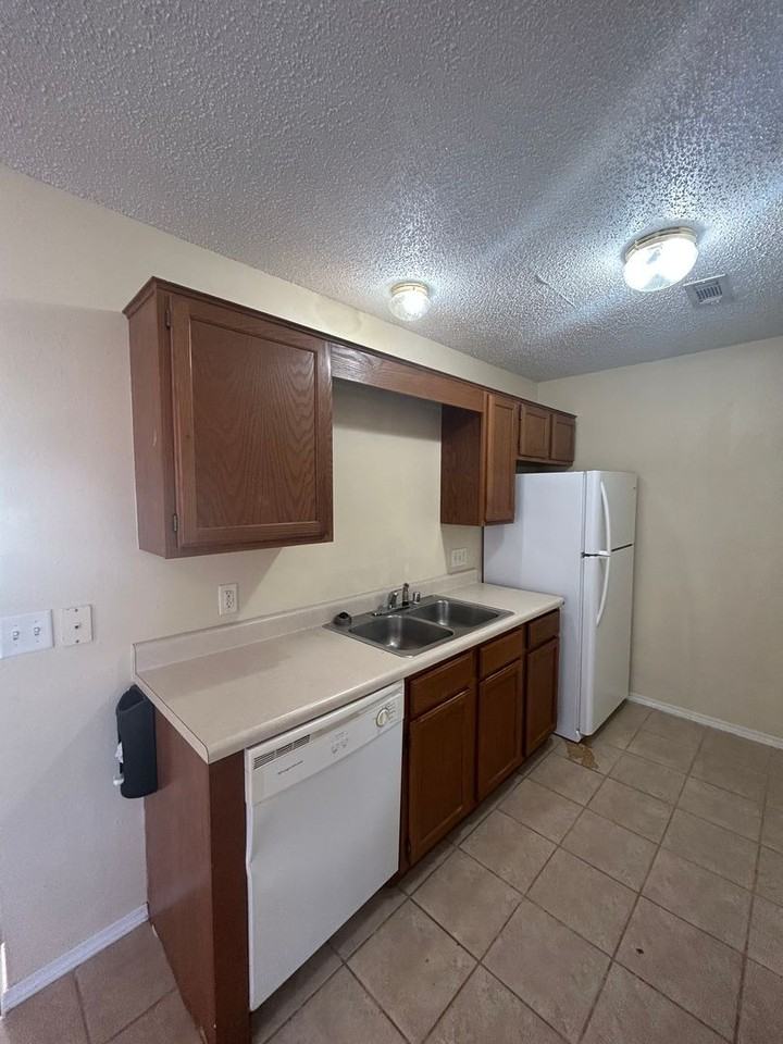 3400 Sw Landau Ct #1 - Photo 7 of 18