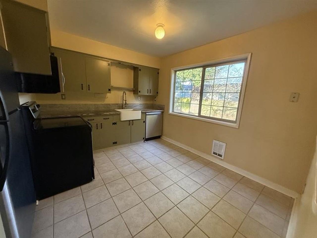 4538 Ne Killingsworth St - Photo 3 of 11