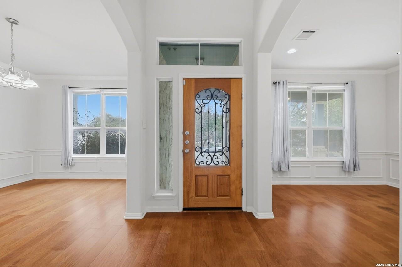 140 Brookshire - Photo 7 of 50