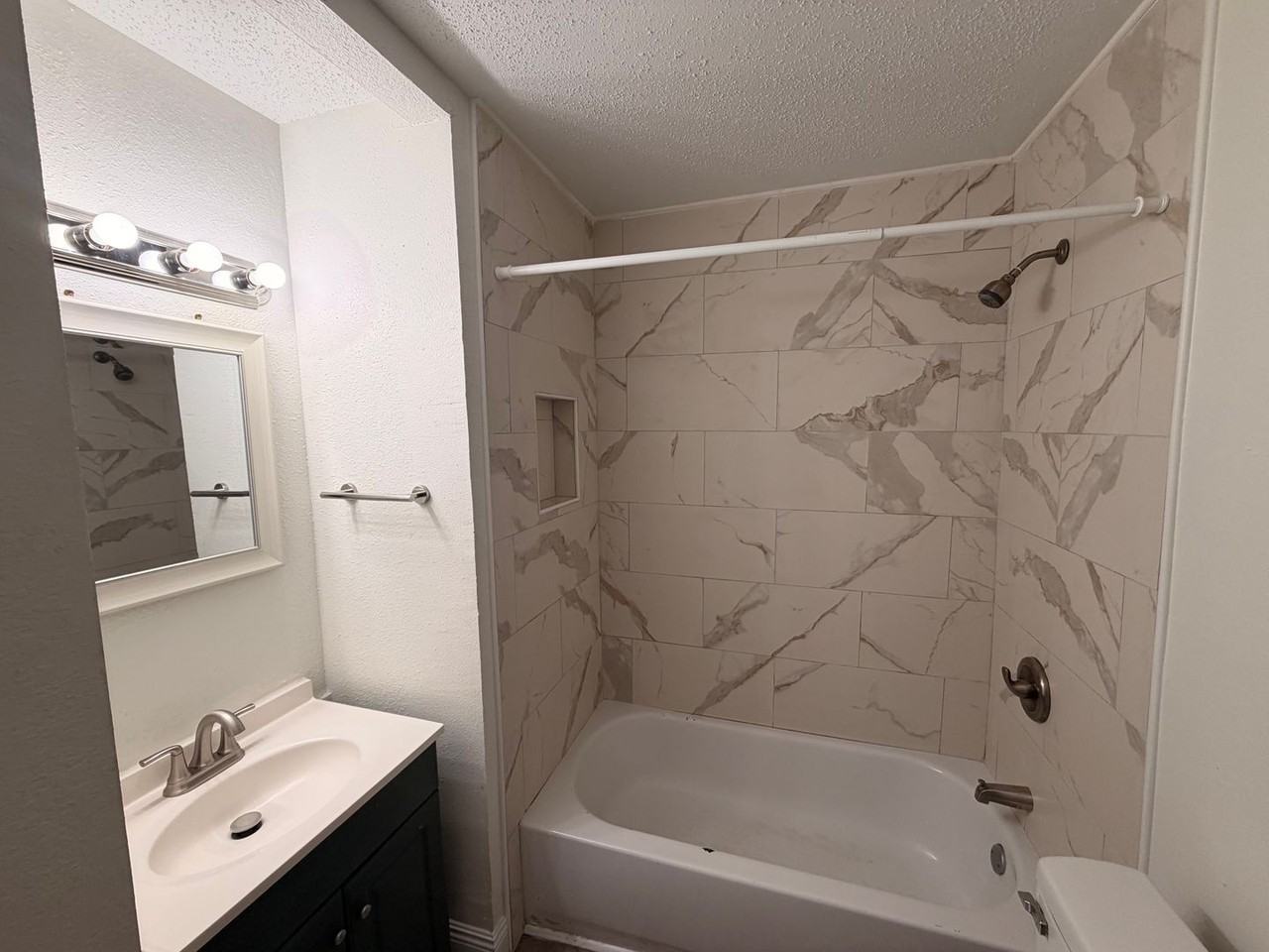 1538 Mansfield Ave - Photo 5 of 11