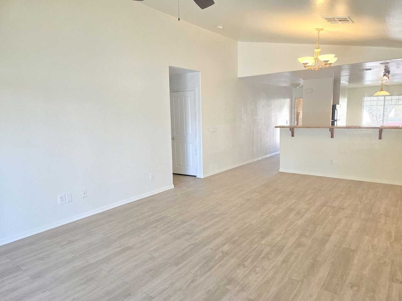 6719 W Beverly Rd - Photo 6 of 13