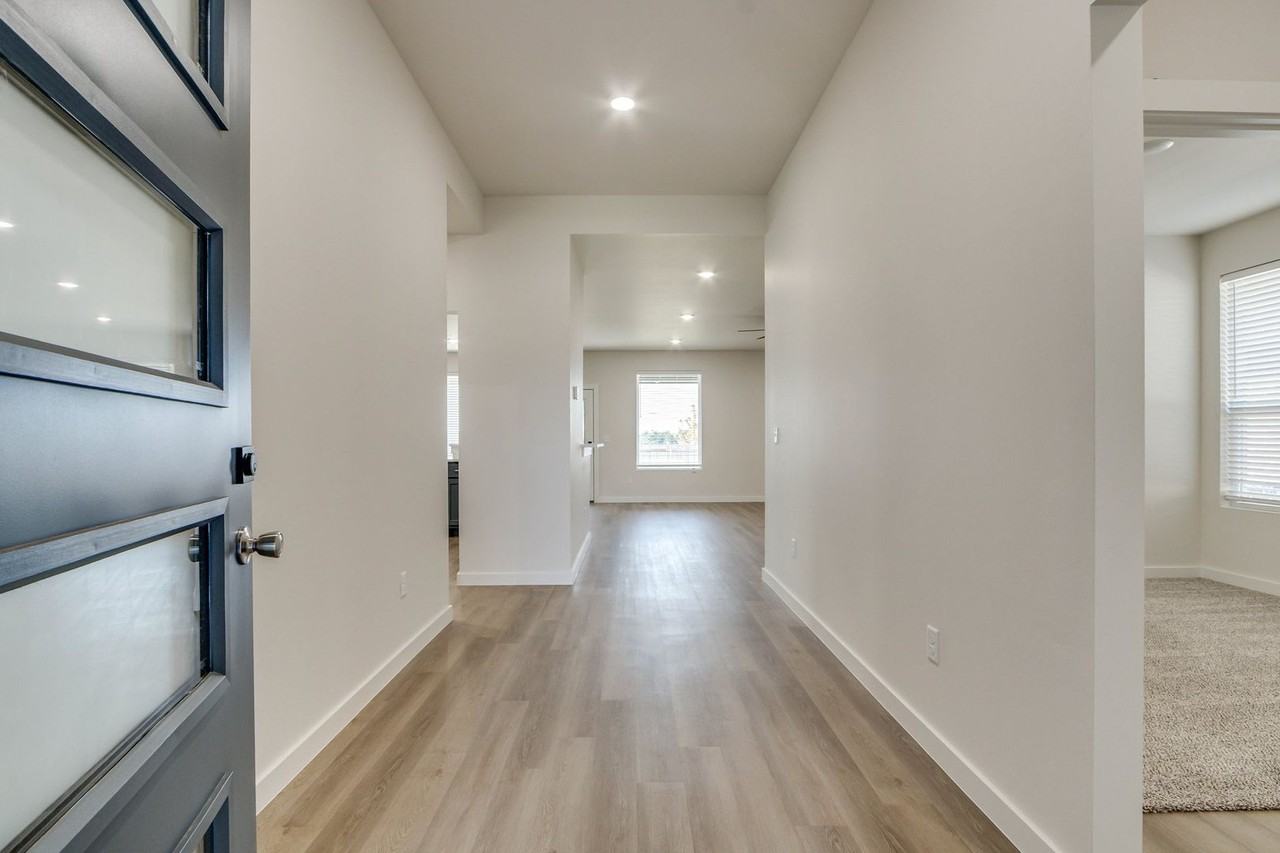 8305 Nw 163rd Ter - Photo 5 of 50