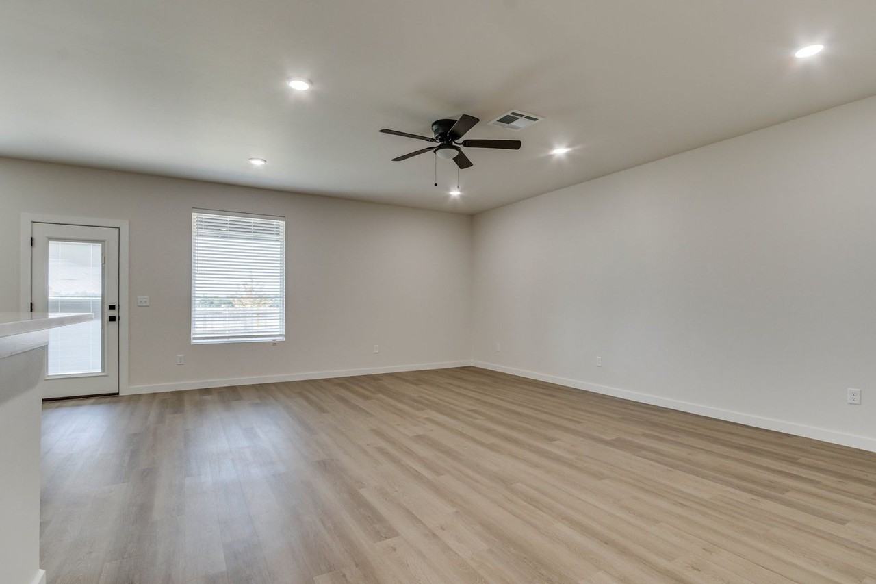 8305 Nw 163rd Ter - Photo 7 of 50