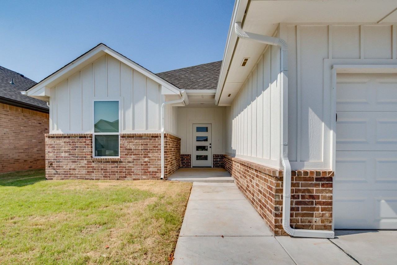 8301 Nw 163rd Ter - Photo 4 of 50