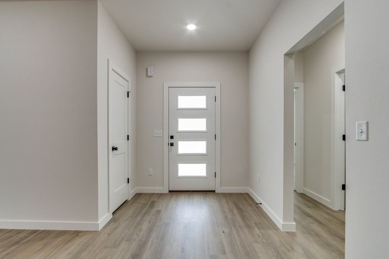 8301 Nw 163rd Ter - Photo 7 of 50