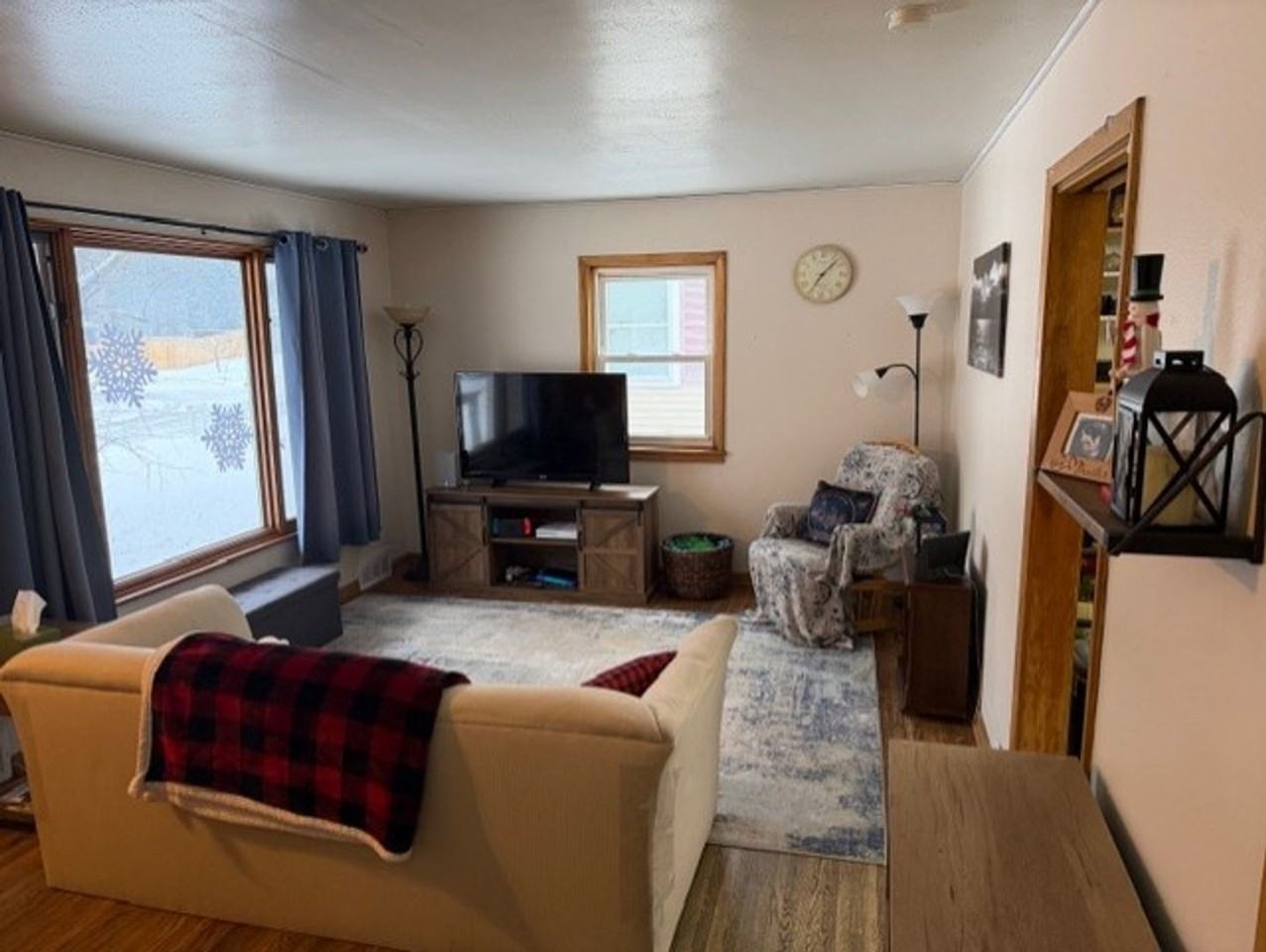 1016 Se 12th St - Photo 3 of 17