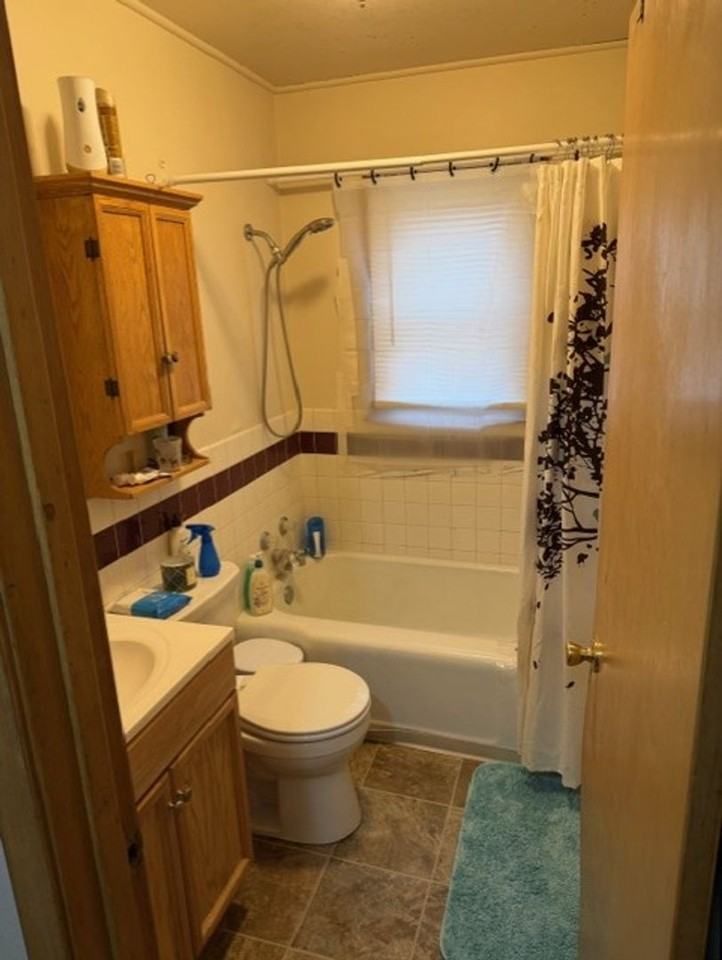 1016 Se 12th St - Photo 3 of 17