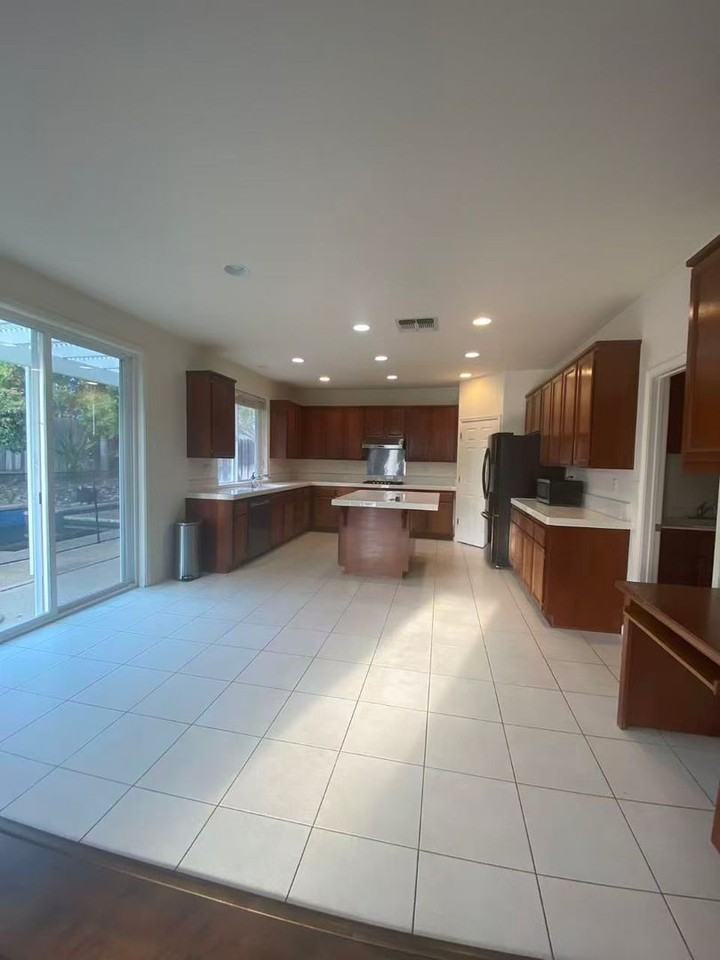 2612 Kline Ct - Photo 7 of 32