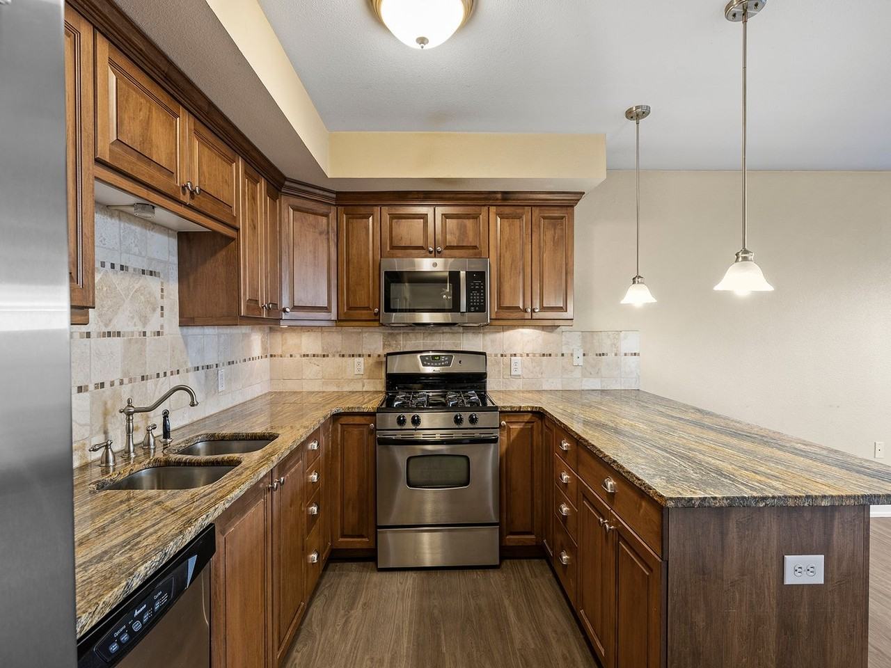 233 N Meldrum St ##A8 - Photo 7 of 16