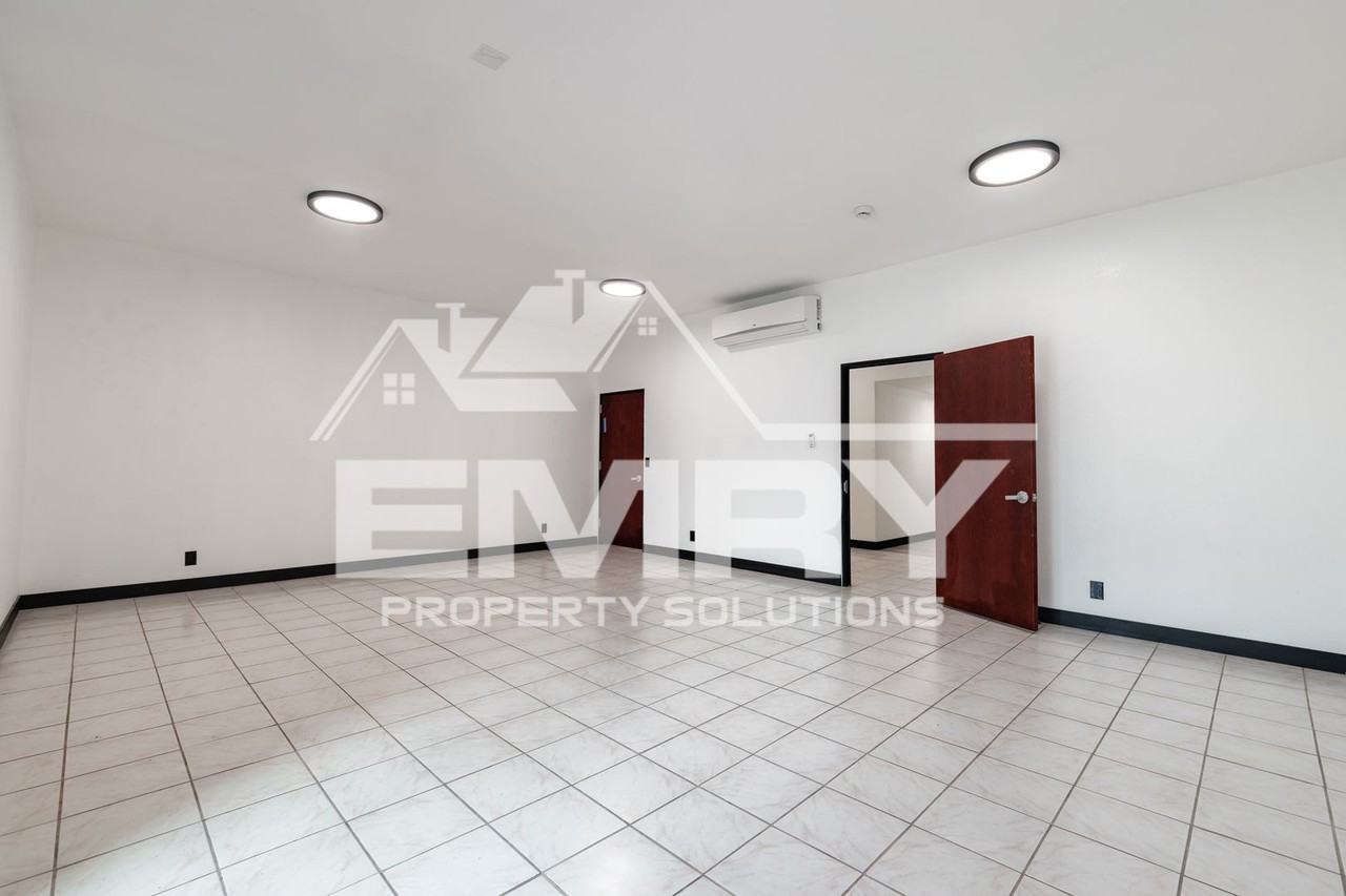 942 S Gerhart Ave - Photo 7 of 27