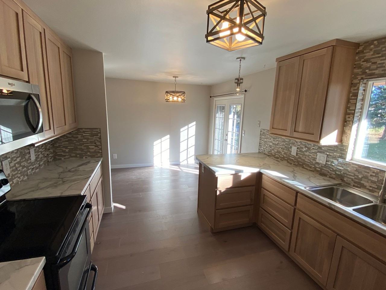 700 Dawn Ave - Photo 2 of 6