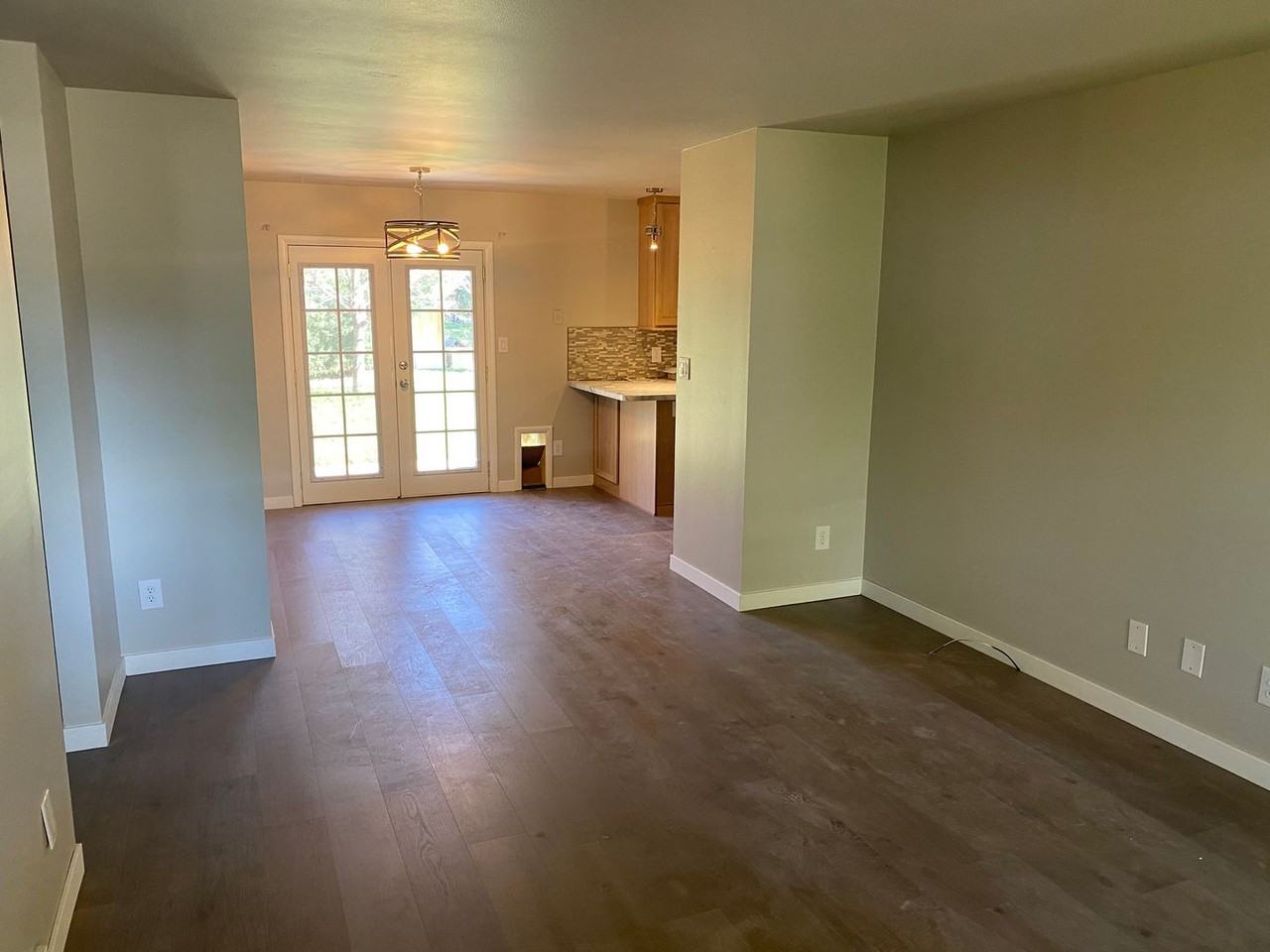 700 Dawn Ave - Photo 3 of 6