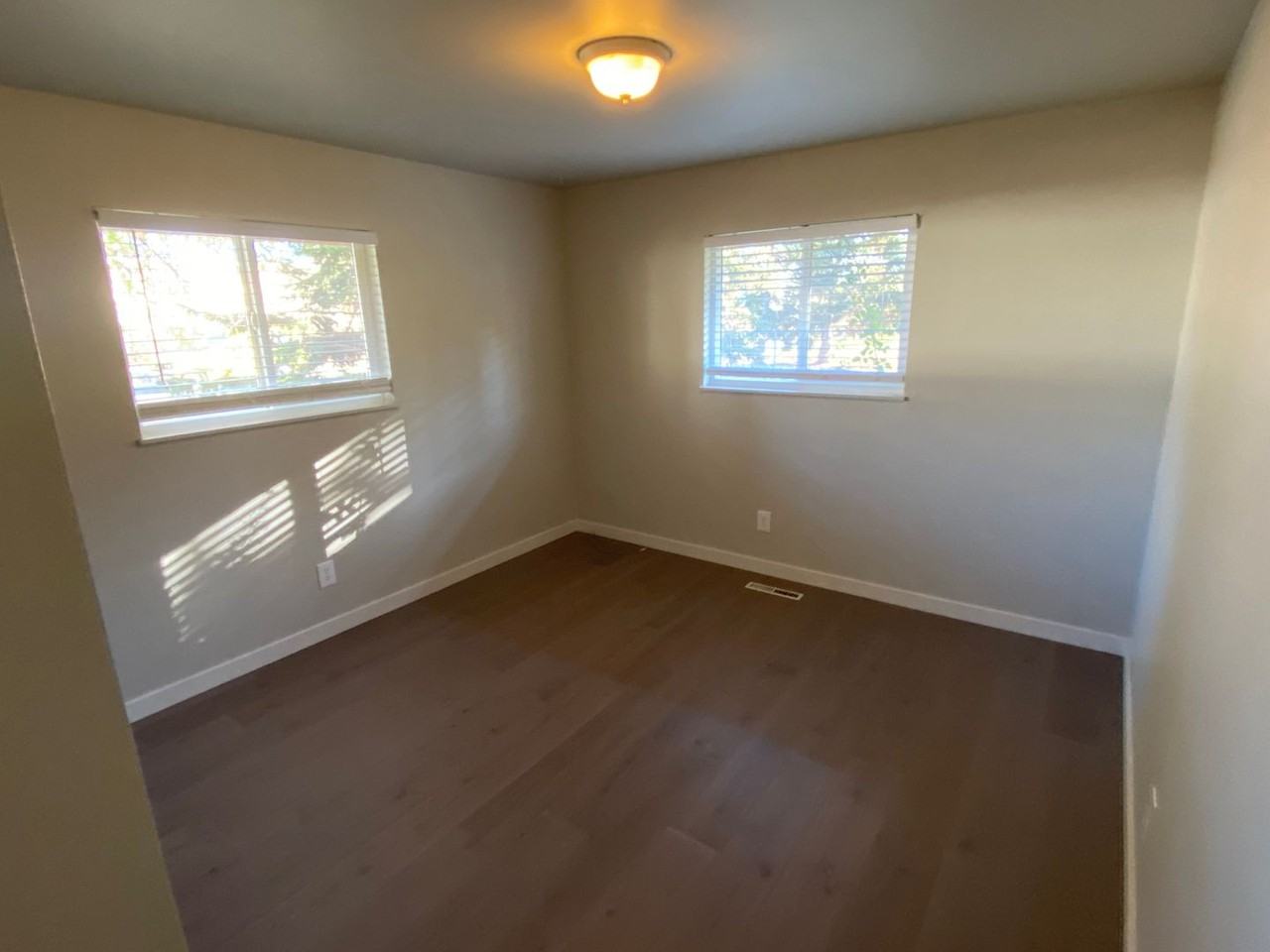 700 Dawn Ave - Photo 4 of 6