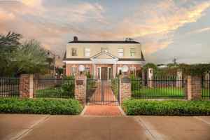 featured image of 525 W Lynwood St