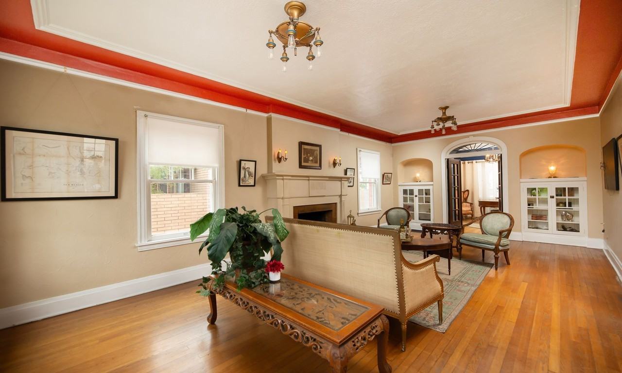 525 W Lynwood St - Photo 7 of 50