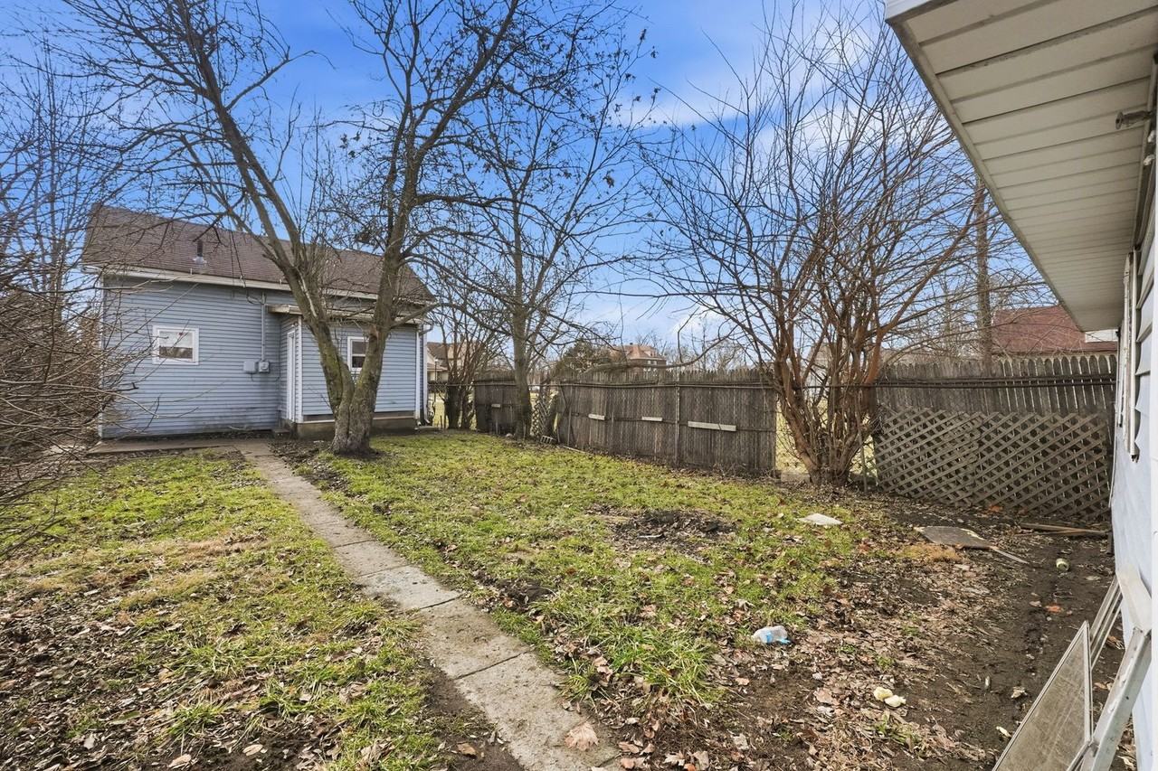 919 Madison St - Photo 3 of 32