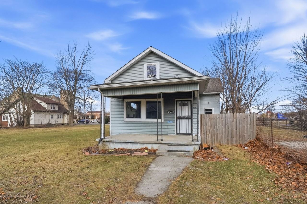 919 Madison St - Photo 7 of 32