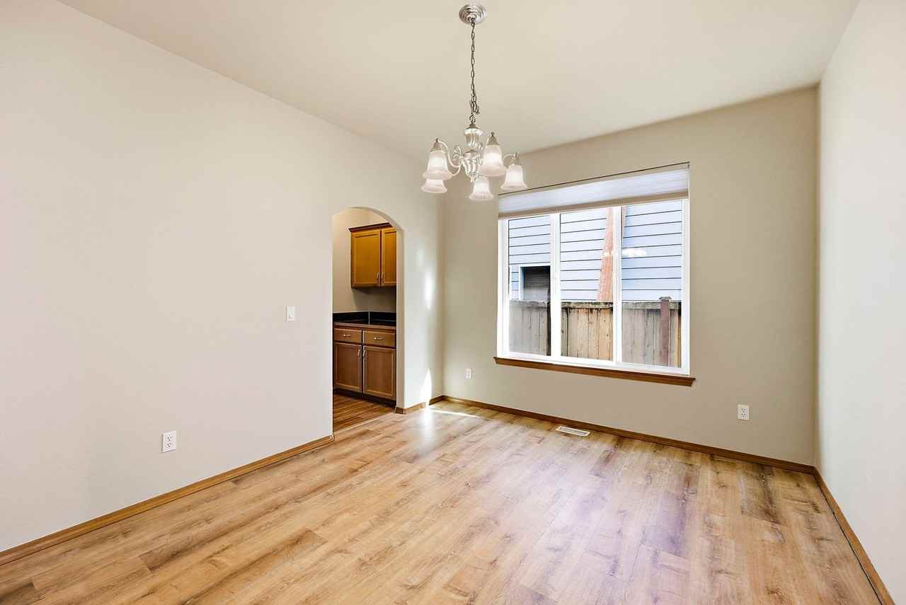 8310 55th Ave Se - Photo 6 of 40