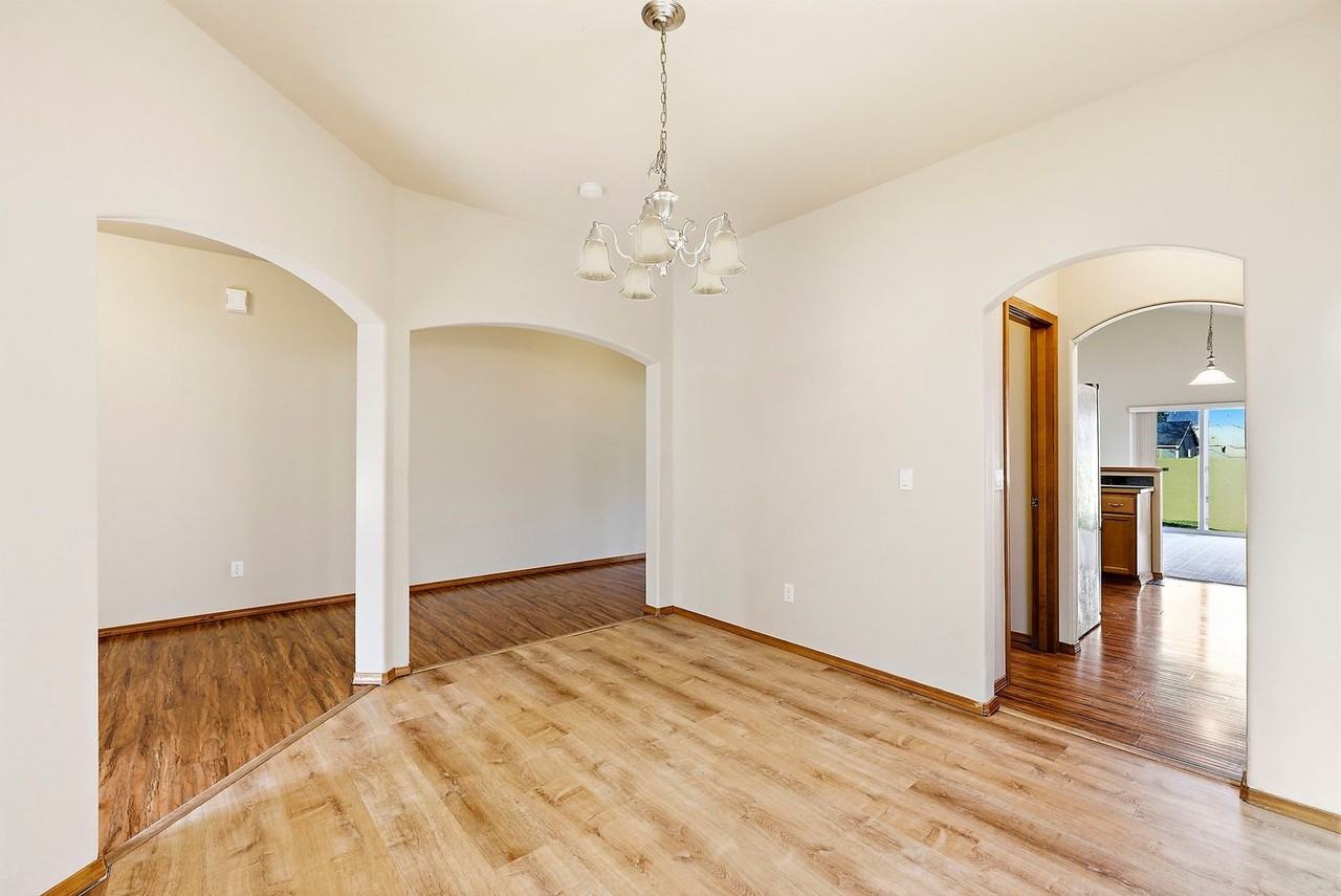 8310 55th Ave Se - Photo 7 of 40