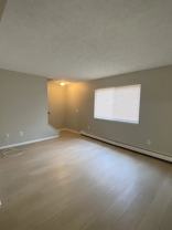 Beautifully Renovated 2 Bedroom Townhouse - Photo 1 of 1