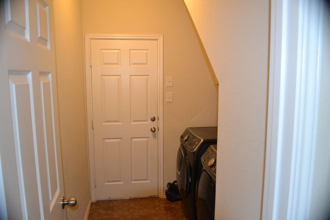 3418 Lorne Dr - Photo 5 of 25