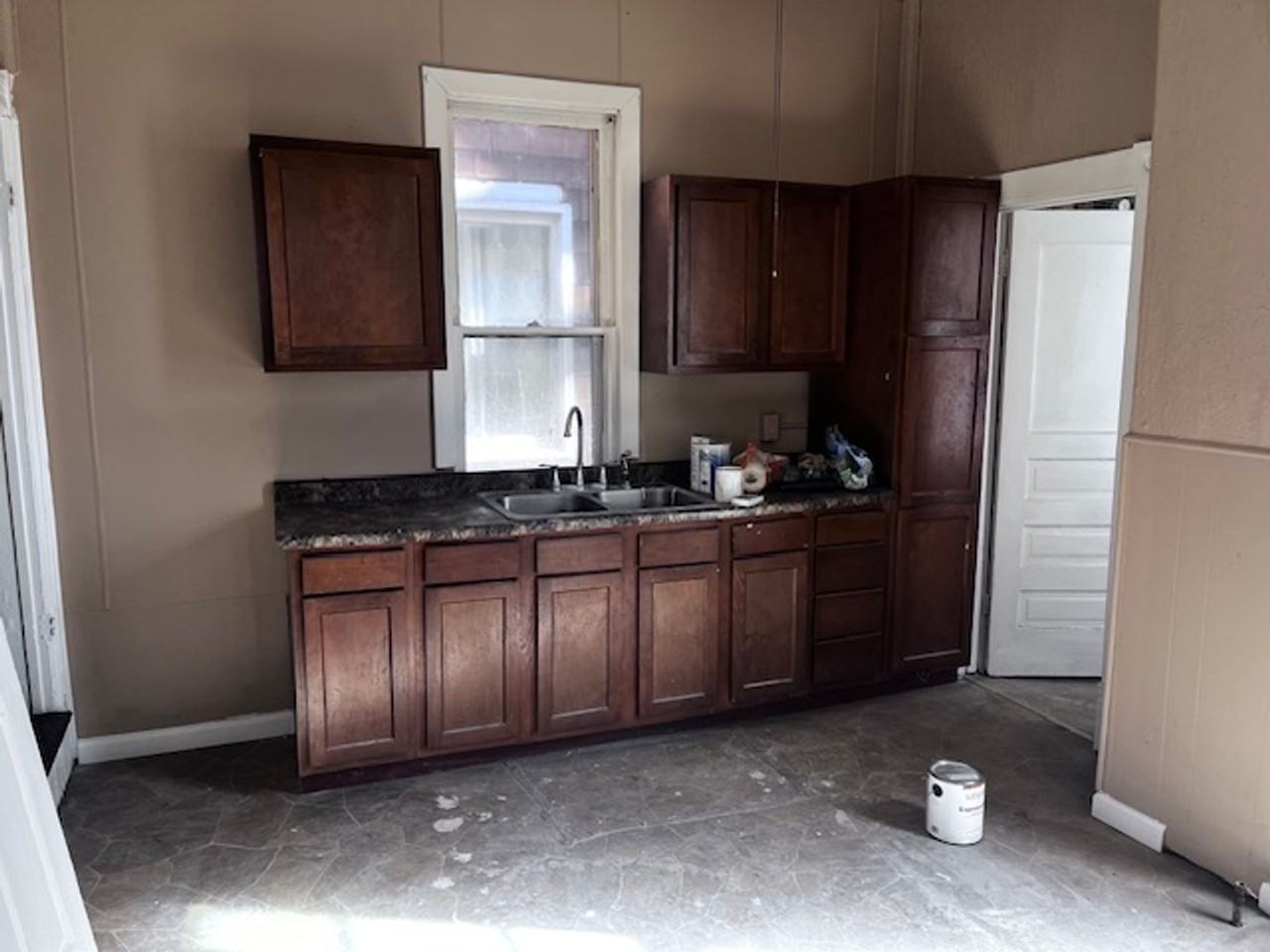 308 E Archer Ave - Photo 2 of 12