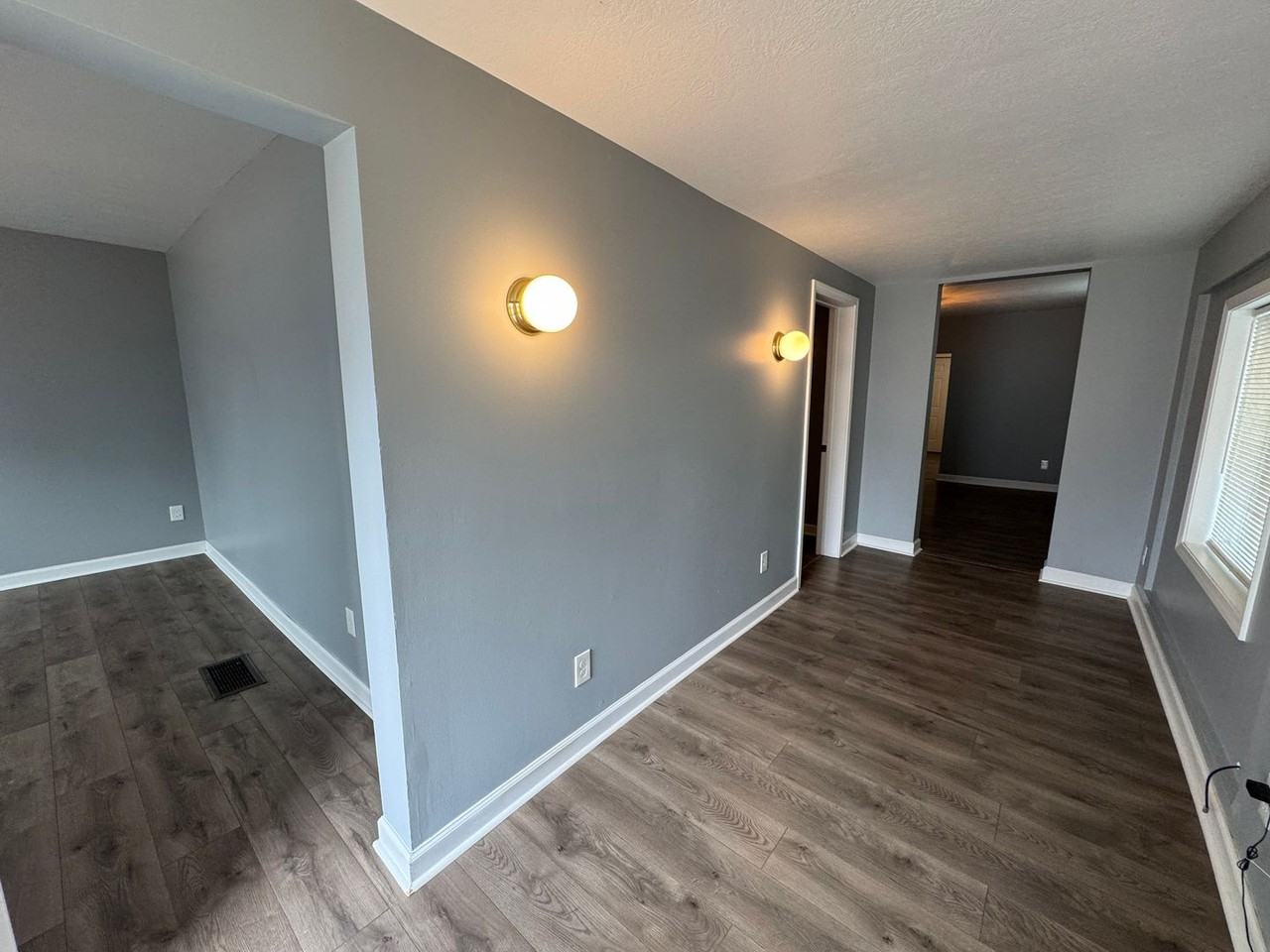 1149 Olive St - Photo 3 of 31