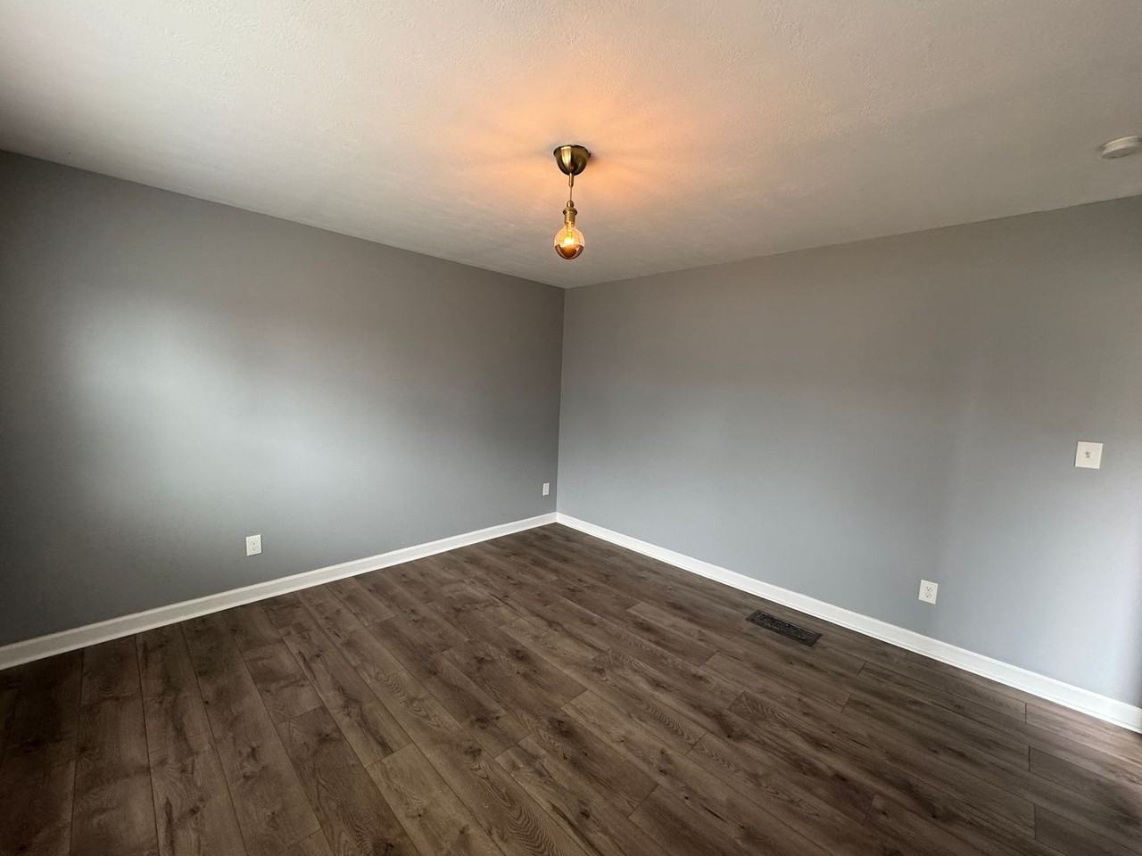 1149 Olive St - Photo 7 of 31